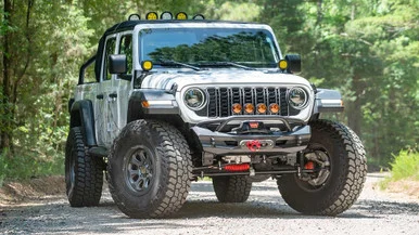 Fab Fours JL24B51521 Ghost Stubby Pre-Runner Front Bumper for Jeep Wrangler JL/Gladiator JT