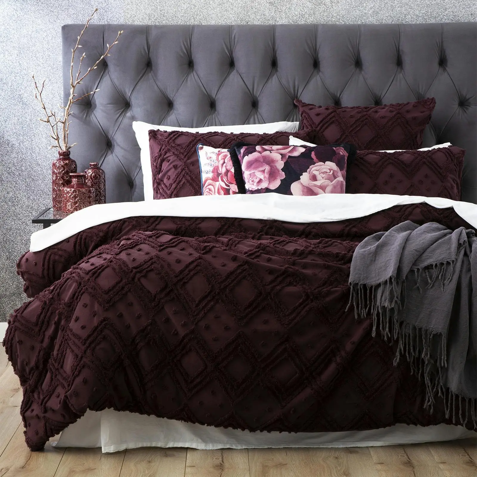 Park Avenue Medallion 65cm Pillowcase Cotton Cover Vintage Washed Tufted Plum - Home & Garden